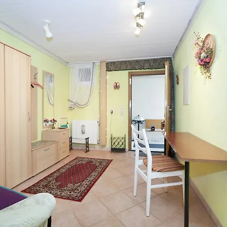 Modern In Near Town Center *